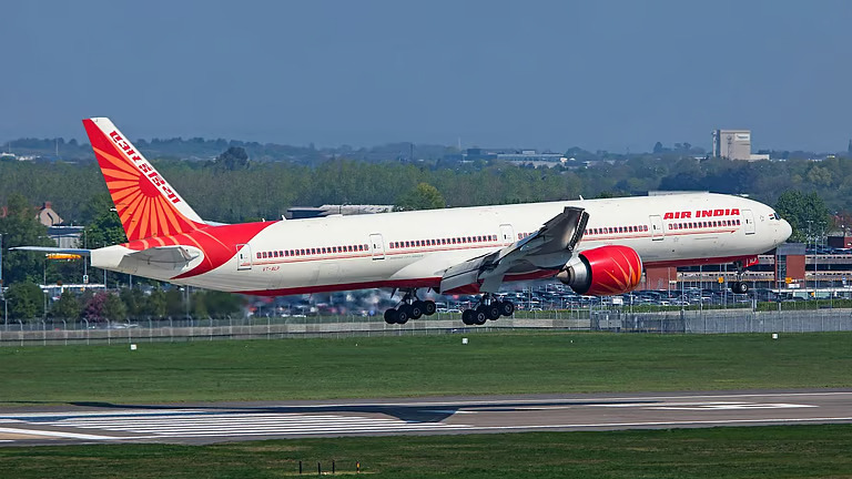 എയർ ഇന്ത്യ വിമാനത്തിന് വീണ്ടും സാങ്കേതിക തകരാർ; ദോഹയിലേക്ക് പറന്ന വിമാനം കോഴിക്കോട്ടേക്ക് തന്നെ മടങ്ങി