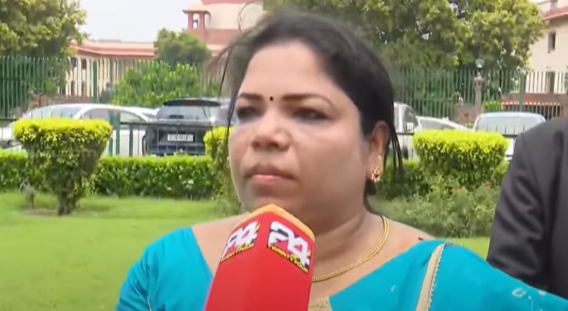 ‘ഞാന് ജയലളിതയുടേയും എംജിആറിന്റേയും ഏക മകള്; അമ്മയുടെ മരണത്തില് ദുരൂഹത’; സുപ്രിംകോടതിക്ക് കത്തയച്ച് തൃശൂര് സ്വദേശി സുനിത