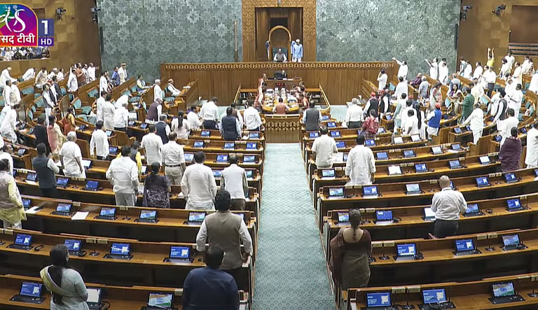 കന്യാസ്ത്രീകളുടെ അറസ്റ്റ്: പ്രതിപക്ഷ പ്രതിഷേധത്തില് പാര്ലമെന്റ് സ്തംഭിച്ചു