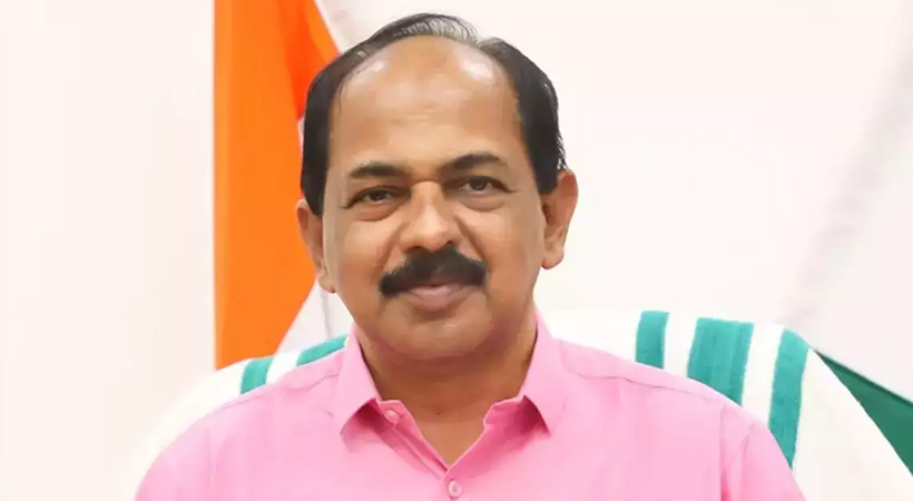 ഓണത്തിന് സബ്സിഡി നിരക്കില് വെളിച്ചെണ്ണ വാങ്ങാം, വില ഇനിയും കുറയും; ആശ്വാസ വാര്ത്തയുമായി മന്ത്രി