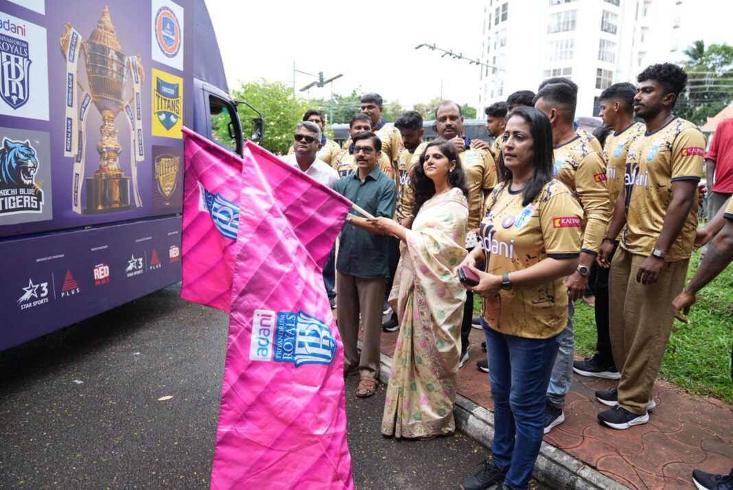 കെസിഎല് ആവേശത്തില് തലസ്ഥാനം; ട്രോഫി ടൂറിന് ഉജ്ജ്വല സ്വീകരണം
