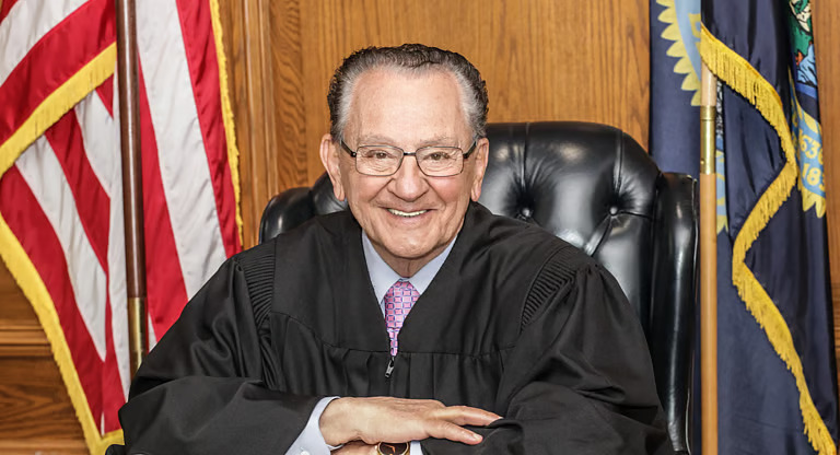 ‘ലോകത്തിലെ ഏറ്റവും നല്ല ജഡ്ജി’ ഇനി ഓർമ; ഫ്രാങ്ക് കാപ്രിയോ അന്തരിച്ചു