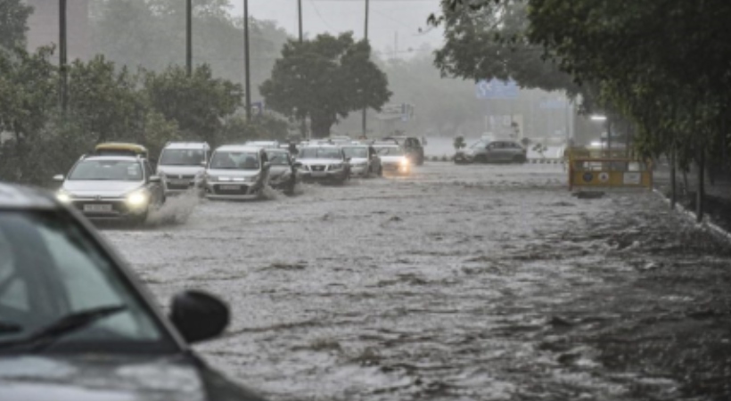 ഉത്തരേന്ത്യയിൽ ശക്തമായ മഴ; മിന്നൽ പ്രളയത്തിലും മണ്ണിടിച്ചിലിലും ജമ്മുവിൽ മരണം 41 ആയി