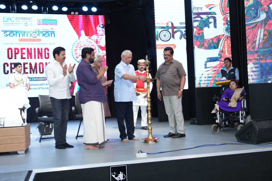 ഭിന്നശേഷിക്കാരുടെ ഉന്നമനത്തിനുള്ള ഡിഫറന്റ് ആർട്ട് സെന്റർ രാജ്യത്തിന് മാതൃക – ഗവർണർ