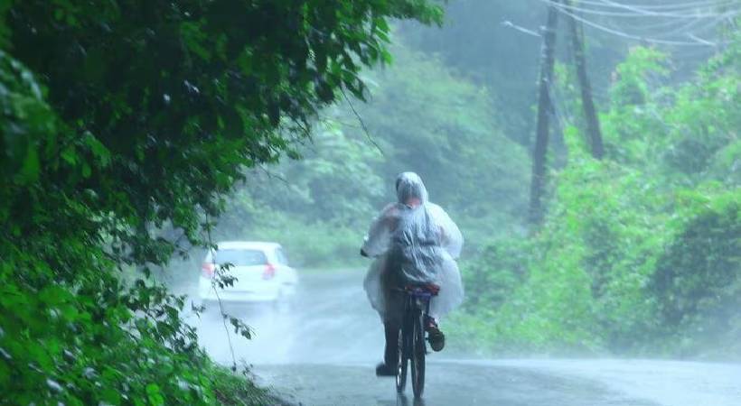 ഇന്നും മഴ കനക്കും, ഇടിമിന്നലിനൊപ്പം ശക്തമായ കാറ്റും; 12 ജില്ലകളിൽ യെല്ലോ അലേർട്ട്