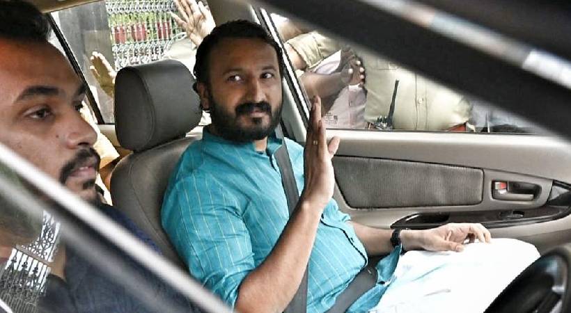 പാലക്കാട് ഔദ്യോഗിക പരിപാടികളിൽ സജീവമാകാൻ രാഹുൽ മാങ്കൂട്ടത്തിൽ; എംഎൽഎ ഫണ്ടിൽ നിർമിച്ച റോഡ് ഉദ്ഘാടനം നാളെ