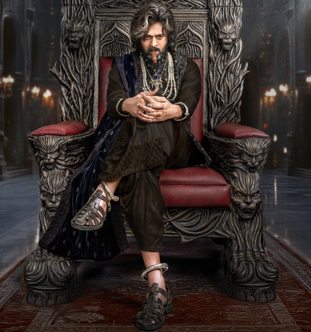 ജന്മദിനത്തില് ‘ഫൌസി’ യുമായി പ്രഭാസ്: ഹനു രാഘവപുടിയുടെ സംവിധാനത്തില് ഒരുങ്ങുന്നത് ബ്രഹ്മാണ്ട പാന് ഇന്ത്യന് ചിത്രം