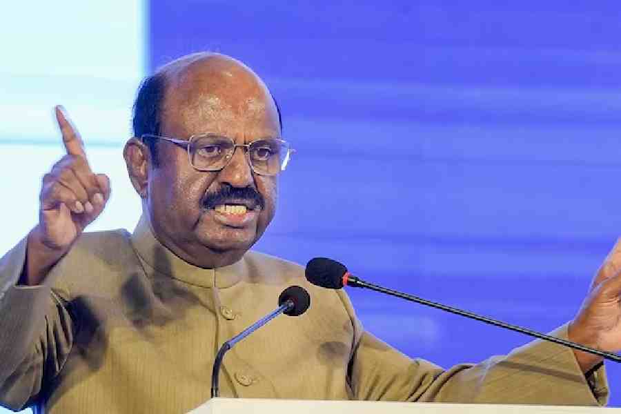 “ബംഗാൾ സുരക്ഷിതമാണെന്ന് പറയാൻ തനിക്ക് ആത്മവിശ്വാസമില്ല” ഗവർണർ ആനന്ദ ബോസ്