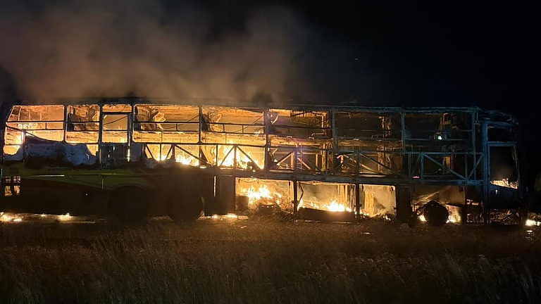 കർണൂലിൽ ബസിന് തീ പിടിച്ചു; തീ പടർന്നത് ബെംഗളൂരുവിൽ നിന്ന് ഹൈദരാബാദിലേക്ക് പോയ ബസിന്