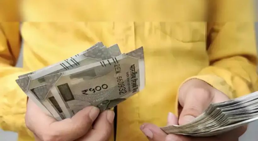 കേന്ദ്ര സര്ക്കാര് ജീവനക്കാര്ക്ക് സന്തോഷ വാര്ത്ത; ക്ഷാമബത്ത മൂന്ന് ശതമാനമായി വര്ധിപ്പിച്ചു