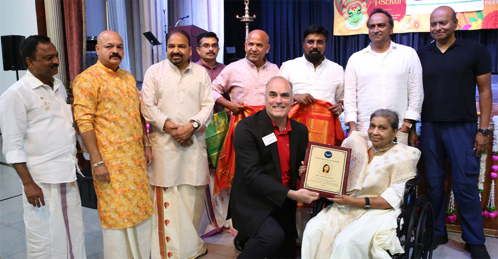 ഡാലസ് മലയാളി അസോസിയേഷൻ ഏലിക്കുട്ടി ഫ്രാൻസിസിനെ ആദരിച്ചു