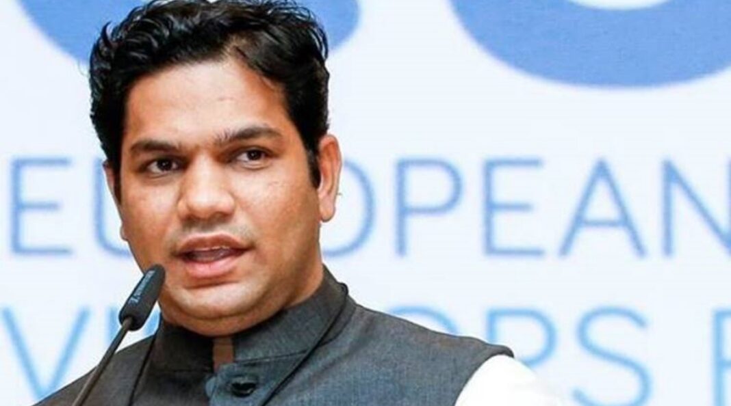 “കേസുള്ള സ്പോൺസറെ എന്തിന് വിശ്വസിച്ചു? കരാറിൻ്റെ പകര്പ്പ് ലഭ്യമാക്കണം”; കലൂര് സ്റ്റേഡിയം നവീകരണത്തിൽ ചോദ്യങ്ങളുമായി ഹൈബി ഈഡൻ