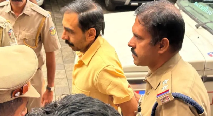 ശബരിമല സ്വര്ണക്കൊള്ള; ഉണ്ണികൃഷ്ണന് പോറ്റിയുടെ ബെംഗളൂരുവിടെ ഫ്ളാറ്റില് സ്വര്ണം കണ്ടെത്തി