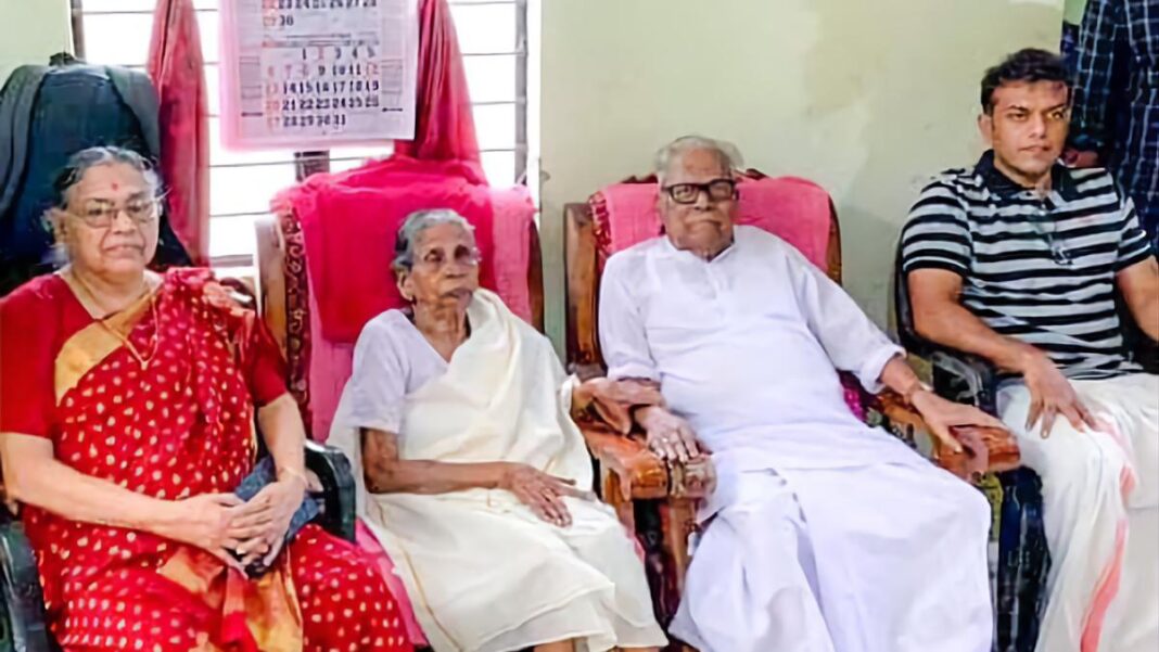 വിഎസിൻ്റെ സഹോദരി ആഴിക്കുട്ടി അന്തരിച്ചു