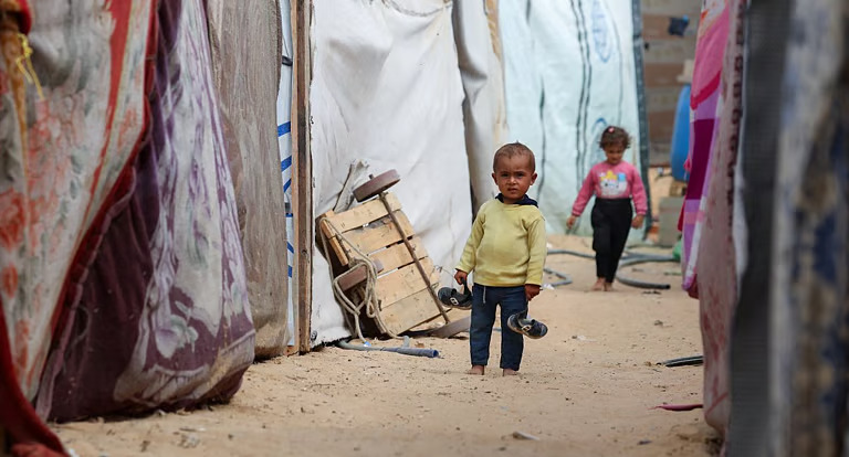 യുദ്ധഭീതി ഒഴിഞ്ഞു, ഇനി മഞ്ഞുകാലം; അവശ്യവസ്തുക്കള് പോലുമില്ലാതെ ശൈത്യകാലത്തെ നേരിടാൻ ഗാസ