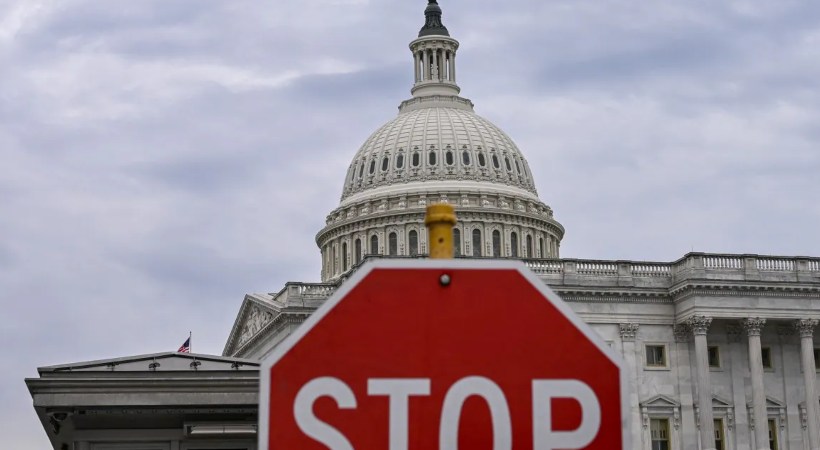 അമേരിക്കയിലെ ഷട്ട്ഡൗണ് അവസാനിപ്പിക്കാന് അന്തിമ നീക്കം; സെനറ്റില് പാസായ ധനാനുമതി ബില് ഇന്ന് ജനപ്രതിനിധിസഭയില്