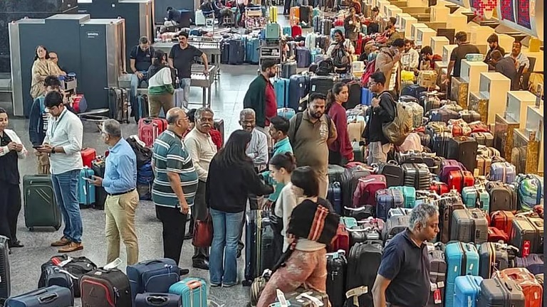 ഇതൊക്കെ എങ്ങനെയാണ് സംഭവിക്കുന്നത്? ഇന്ഡിഗോ പ്രതിസന്ധിയില് സര്ക്കാരിനെ കുടഞ്ഞ് കോടതി