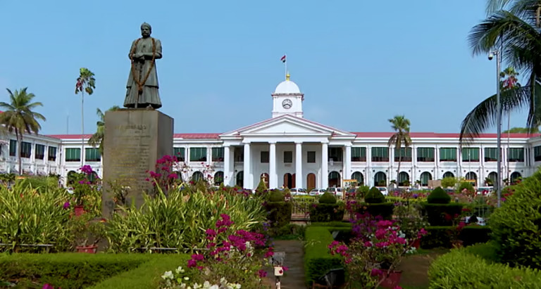 സർക്കാർ ഓഫീസുകളിലെ പ്രവൃത്തിദിനം അഞ്ചാക്കണോ? സർവീസ് സംഘടനകളുടെ യോഗം വിളിച്ച് ചീഫ് സെക്രട്ടറി