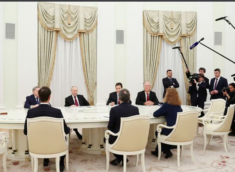 പുടിനും യുഎസ് പ്രതിനിധി സംഘവും തമ്മിൽ നടന്ന കൂടിക്കാഴ്ച ഫലം കണ്ടില്ല; യുക്രെയ്ൻ സമാധാന ചർച്ച പരാജയം