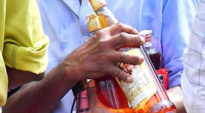 ക്രിസ്മസിന് മലയാളി കുടിച്ചു തീർത്തത് 333 കോടിയുടെ മദ്യം; ബെവ്കോയിൽ റെക്കോഡ് വിൽപ്പന