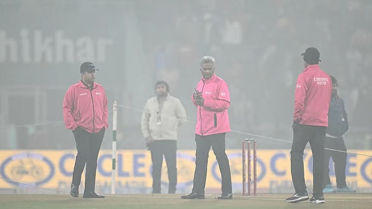 ലഖ്നൗ ടി20 ഉപേക്ഷിച്ച സംഭവം: വിമർശനങ്ങൾ കൊള്ളേണ്ടയിടത്ത് കൊണ്ടു; ഉടനെ നിർണായക തീരുമാനമെടുക്കുമെന്ന് ബിസിസിഐ