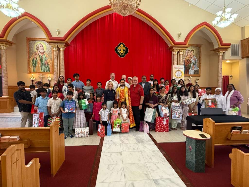 സെന്റ് പീറ്റേഴ്സ് മലങ്കര കത്തോലിക്കാ പള്ളിയും എക്സ്ചേഞ്ച് ക്ലബ്ബും കൈകോർക്കുന്നു; കുട്ടികൾക്കായി സ്നേഹസമ്മാനങ്ങൾ കൈമാറി