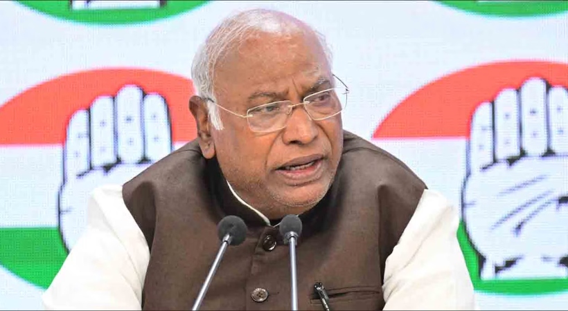 തൊഴിലുറപ്പ് പദ്ധതി നിർത്തലാക്കിയത് പാവങ്ങളുടെ വയറ്റത്തടിച്ച നടപടി; കേന്ദ്രത്തിനെതിരെ ആഞ്ഞടിച്ച് മല്ലികാർജുൻ ഖർഗെ