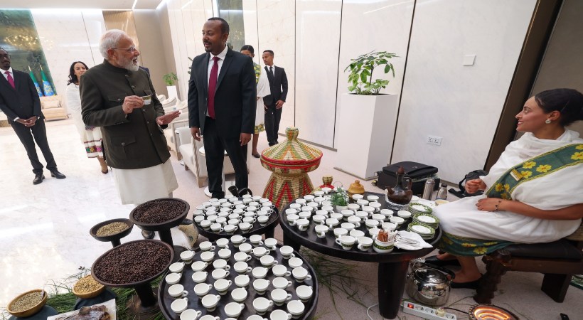 എത്യോപ്യയില് പ്രധാനമന്ത്രി നരേന്ദ്ര മോദിക്ക് ഊഷ്മള സ്വീകരണം; പരമോന്നത ബഹുമതിയായ ഗ്രേറ്റ് ഓണര് നിഷാന് ഓഫ് എത്യോപ്യ സമ്മാനിച്ചു