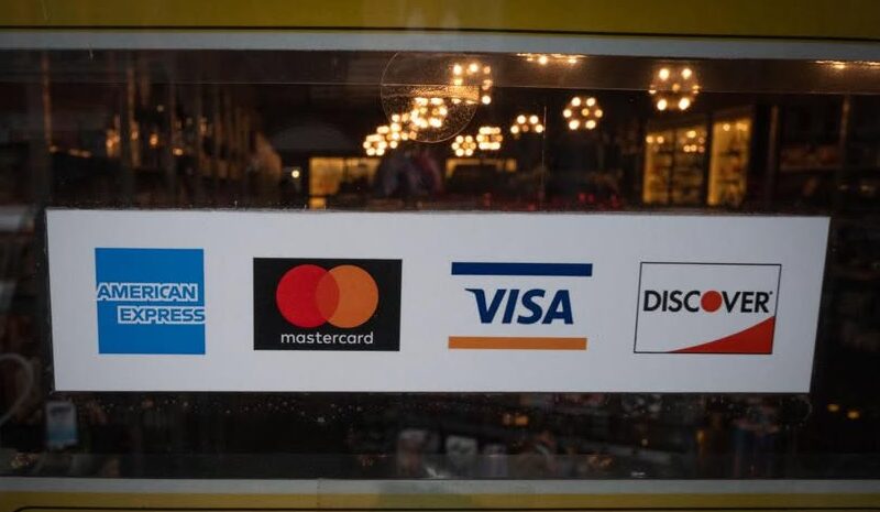 ക്രെഡിറ്റ് കാർഡ് പലിശ 10 ശതമാനമായി കുറയ്ക്കണം: കടുത്ത നിർദ്ദേശവുമായി ട്രംപ്