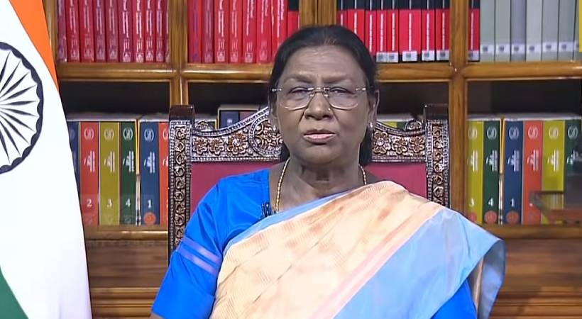 നമ്മുടെ ഭരണഘടന ലോകത്തിലെ ഏറ്റവും മികച്ചത്; സ്ത്രീകൾ രാജ്യപുരോഗതിയുടെ എല്ലാ തലങ്ങളിലും പങ്കാളിത്തം വഹിക്കുന്നു’; രാഷ്ട്രപതി