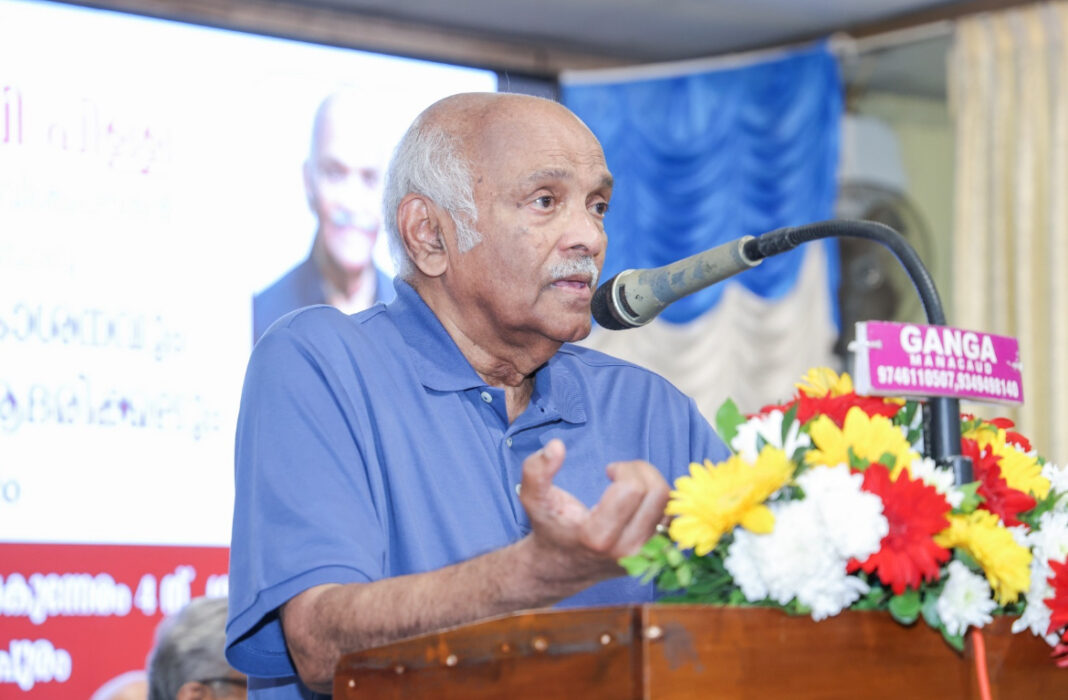 ‘ഡോ. എം.വി. പിള്ള: കൈനിക്കരയിലെ വിശ്വപൗരൻ’ പുസ്തകം പ്രകാശനം ചെയ്തു