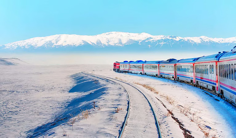 ആരും കൊതിക്കും ഇവിടെയെത്താൻ! മഞ്ഞ് പുതച്ച് തുർക്കി; രാജ്യത്തേക്ക് വിനോദ സഞ്ചാരികളുടെ പ്രവാഹം