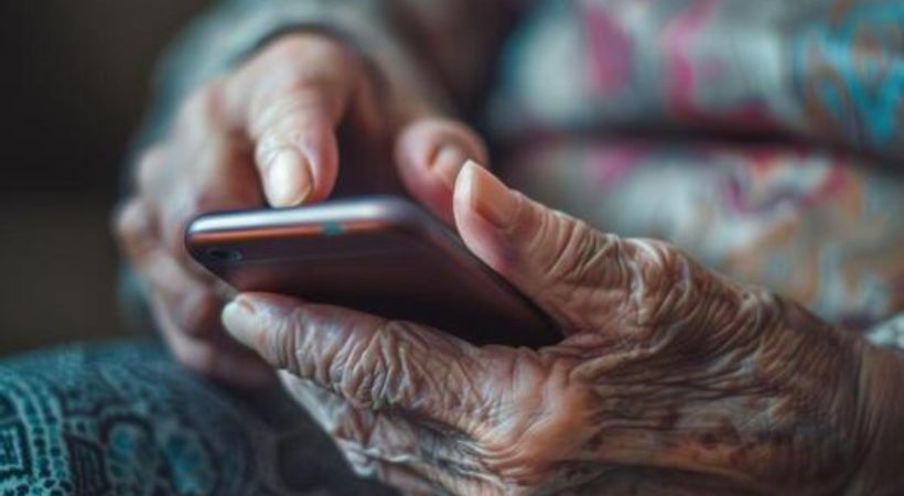 ഒറ്റയ്ക്ക് കഴിയുന്ന ഞാന് മരിച്ചാല് അതാരും അറിയാതെ പോയാലോ? ‘ആര് യൂ ഡെഡ്’എന്ന ചൈനീസ് ആപ്പ് ചര്ച്ചയാക്കി സോഷ്യല് മീഡിയ