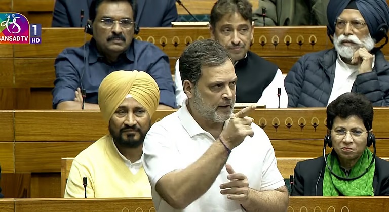 “രാജ്യത്തെ വിറ്റതിൽ നാണക്കേട് തോന്നുന്നില്ലേ”; ഇന്ത്യ-യുഎസ് വ്യാപാര കരാറിനെതിരെ ലോക്സഭയിൽ ആഞ്ഞടിച്ച് രാഹുൽ ഗാന്ധി