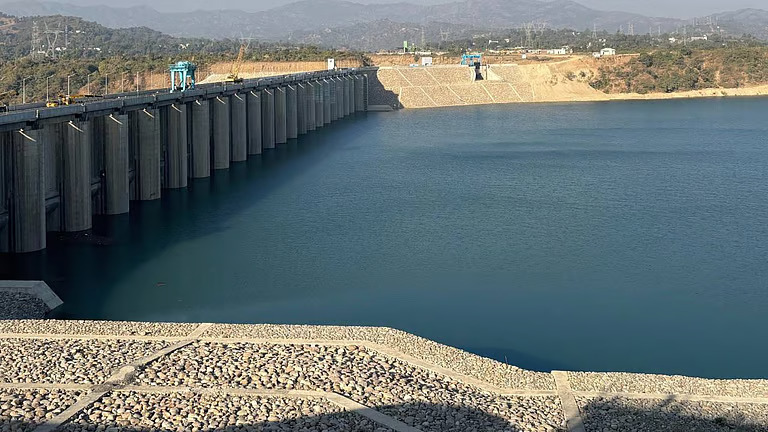 ‘രക്തവും ജലവും ഒരുമിച്ചൊഴുകില്ല’; രവി നദിയിൽ നിന്നും പാകിസ്ഥാനിലേക്കുള്ള അധിക ജലപ്രവാഹവും തടയാൻ ഇന്ത്യ