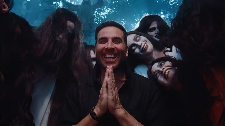 പ്രേതങ്ങളെ ‘വേർതിരിച്ച്’ അക്ഷയ് കുമാർ; ചർച്ചയായി പ്രിയദർശൻ ചിത്രം ‘ഭൂത് ബംഗ്ല’ ആദ്യ ഗാനം