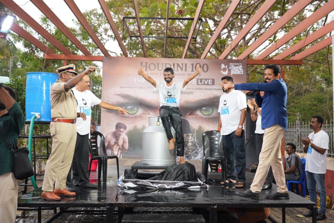 മാനവീയം വീഥിയെ ആവേശത്തിന്റെ മുൾമുനയിൽ നിർത്തി മില്ക് ക്യാന് എസ്കേപ്പ് ആക്ട്