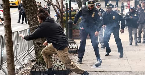 സോഹ്റാൻ മംദാനിയുടെ ഔദ്യോഗിക വസതിക്ക് പുറത്ത് സ്ഫോടകവസ്തുക്കൾ എറിഞ്ഞ സംഭവം എഫ്ബിഐ ഭീകരവാദ വിരുദ്ധ അന്വേഷണം ആരംഭിച്ചു