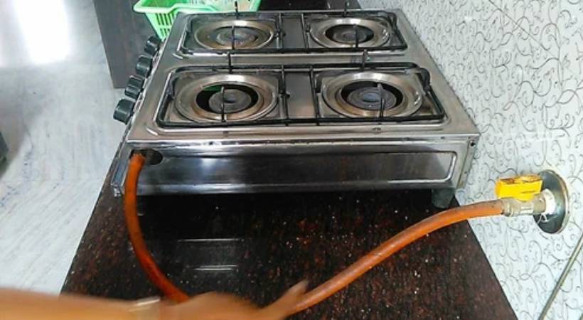 പ്രകൃതിവാതക ശൃംഖല ശക്തിപ്പെടുത്താന് കേന്ദ്രസര്ക്കാര്; PNG കണക്ഷന് അനുമതികള് വേഗത്തിലാക്കും