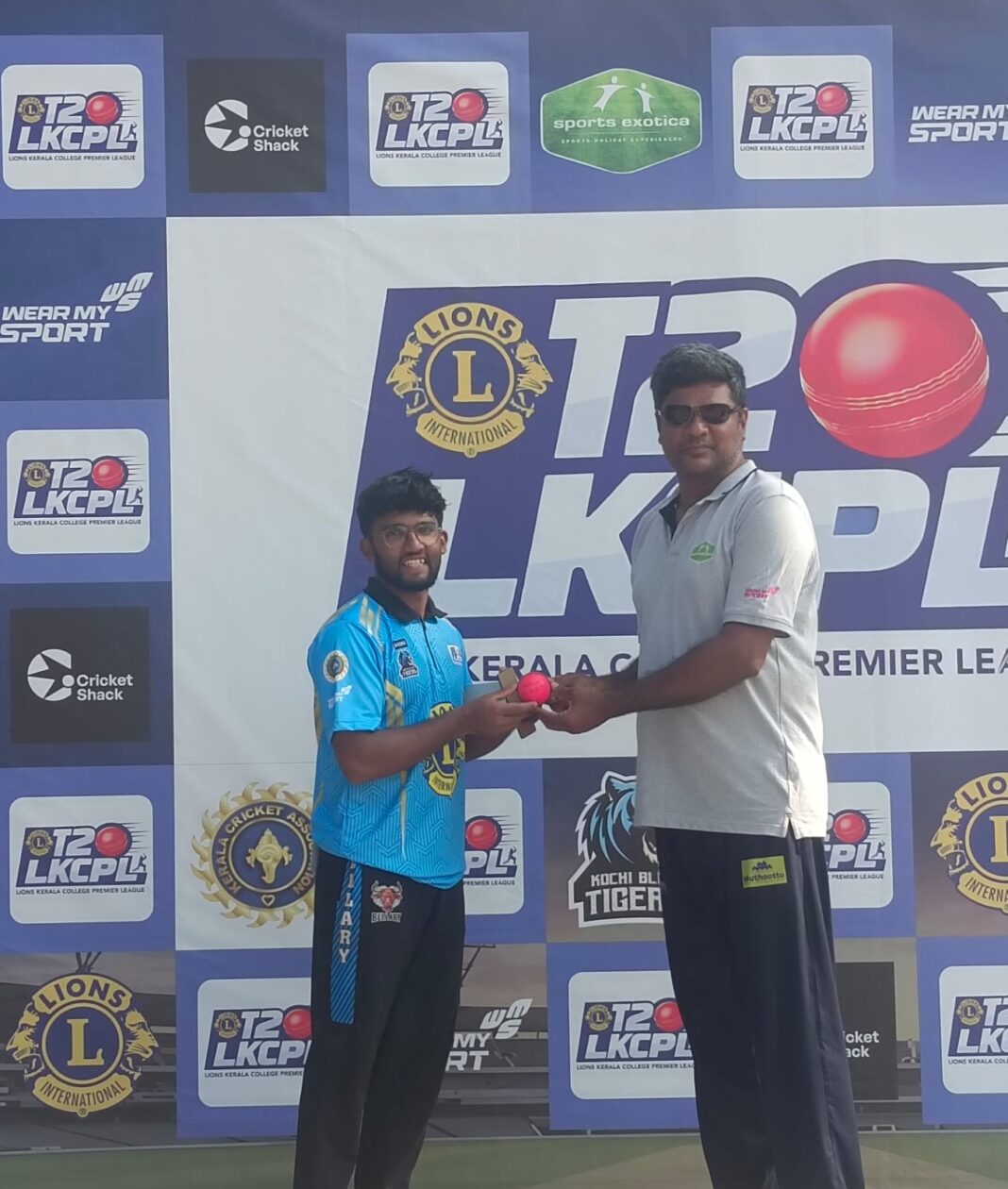 ലയൺസ് കേരള കോളേജ് പ്രീമിയർ ലീഗ്: ഹാട്രിക് അടക്കം ഒൻപത് വിക്കറ്റ് നേടിയ നൌഫലിൻ്റെ മികവിൽ പത്ത് വിക്കറ്റ് വിജയവുമായി ന്യൂമാൻ കോളേജ്