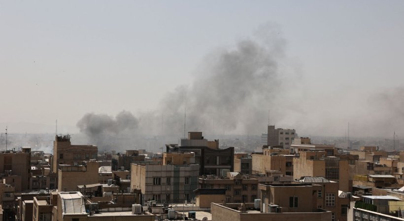 തിരിച്ചടി തുടങ്ങി ഇറാന്; ഇസ്രയേല് ലക്ഷ്യമാക്കി മിസൈലുകള്; ദുബായില് ഉള്പ്പെടെ സ്ഫോടന ശബ്ദങ്ങള്