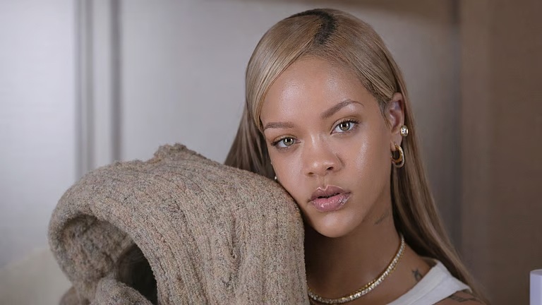 പോപ് ഗായിക റിയാനയുടെ വസതിക്ക് നേരെ വെടിവെപ്പ്