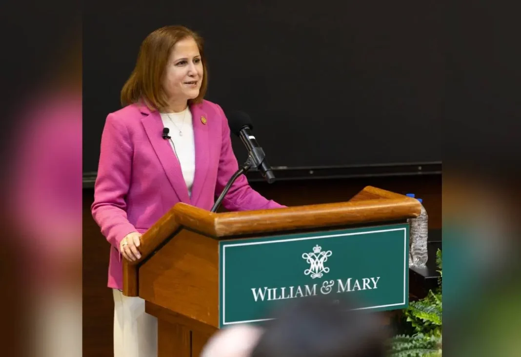 സാഹിത്യവും പൊതുസേവനവും കോർത്തിണക്കി ലഫ്. ഗവർണർ ഗസാല ഹാഷ്മിയുടെ ‘ലിറ്ററേച്ചർ & ഗവൺമെന്റ്’ പര്യടനത്തിന് തുടക്കം