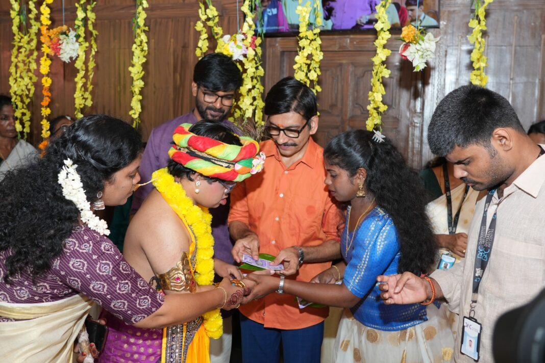 ഡിഫറന്റ് ആര്ട് സെന്ററില് ഭിന്നശേഷിക്കാര്ക്ക് സ്നേഹക്കൈനീട്ടം