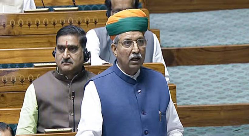 ‘ചരിത്ര നിമിഷം; മോദി സർക്കാർ പ്രവർത്തിക്കുന്നത് സ്ത്രീകളുടെ അവകാശങ്ങൾക്ക് വേണ്ടി’; വനിതാ സംവരണ ബിൽ അവതരിപ്പിച്ച് അർജുൻ രാം മേഘ്വാൾ