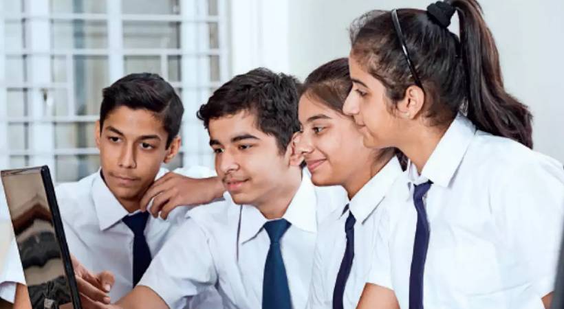 CBSE പത്താം ക്ലാസ് പരീക്ഷ ഫലം ഇന്ന് പ്രഖ്യാപിക്കും? 7738299899 എന്ന നമ്പറിൽ മെസേജ് ആയും ഫലം ലഭിക്കും