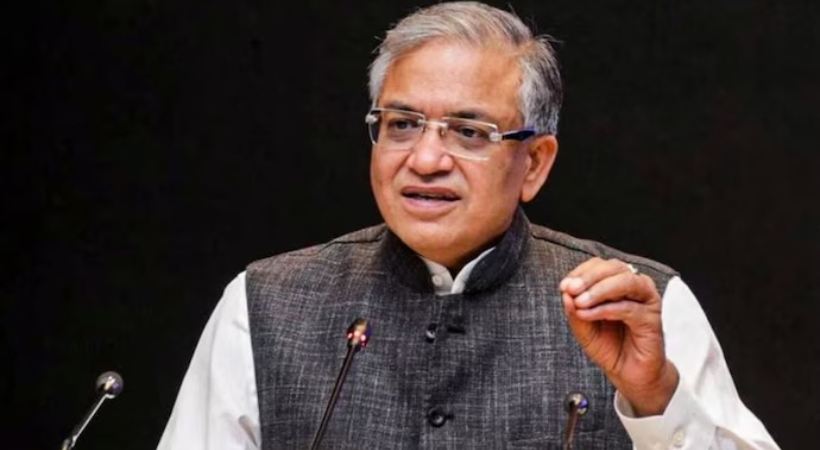 കേന്ദ്ര തിരഞ്ഞെടുപ്പ് കമ്മിഷണര്ക്ക് എതിരായ ഇംപീച്ച്മെന്റ് നോട്ടീസ് ലോക്സഭ, രാജ്യസഭ അധ്യക്ഷന്മാര് തള്ളി