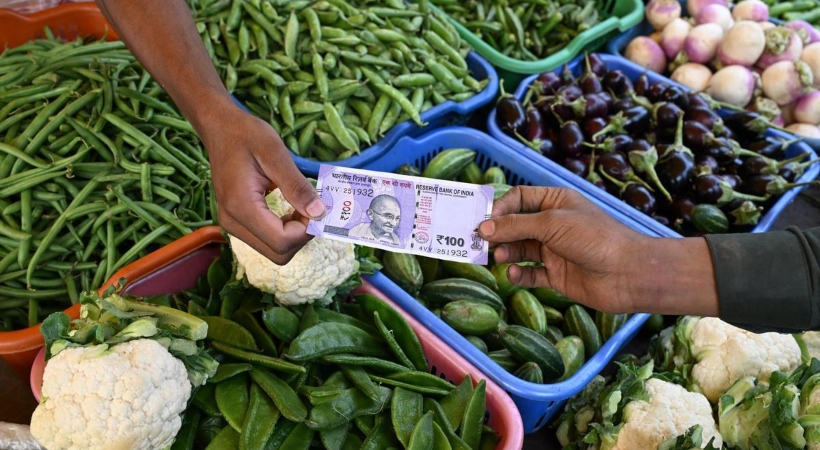 പശ്ചിമേഷ്യൻ സംഘർഷം തിരിച്ചടിയായി; വിലക്കയറ്റം ഉയരുന്നു