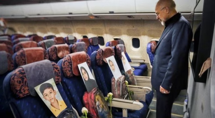 ‘ഇവര് എന്റെ സഹയാത്രികര്’; മിനാബില് കൊല്ലപ്പെട്ട 168 കുഞ്ഞുങ്ങള്’; വിമാനത്തിനുള്ളിലെ ചിത്രം പോസ്റ്റ് ചെയ്ത് ഇറാന് സ്പീക്കര്