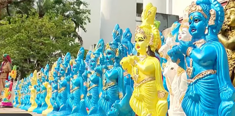 വഴിയോരങ്ങളിൽ നിരനിരയായി ഉണ്ണിക്കണ്ണൻമാർ; വിഷുവിനെ വരവേൽക്കാൻ കൃഷ്ണ വിഗ്രഹങ്ങള്